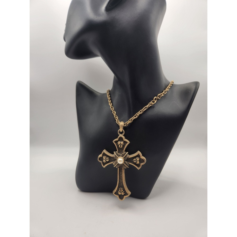 Sarah Coventry‎ 1975 Limited Ed Cross Necklace Gold Tone Pearl Gothic Vintage